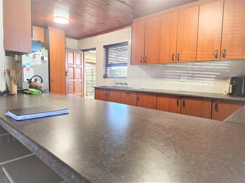 8 Bedroom Property for Sale in Belgravia Western Cape
